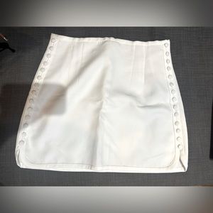 Zara Whitw Mini Skirt with Side Button Detail, Size M, Never Worn